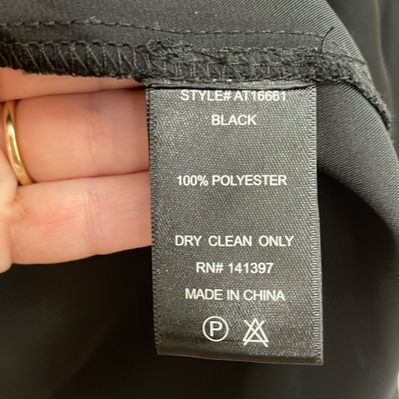 ASTR THE LABEL silky soft long sleeve black button down shirt. S - Picture 5 of 6